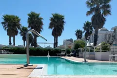 Spiaggia wellness con piscina e idromassaggio a Riccione